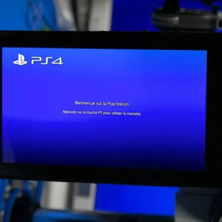 PS4 Disulap Jadi Handheld Gaming dengan Layar OLED 7 Inci